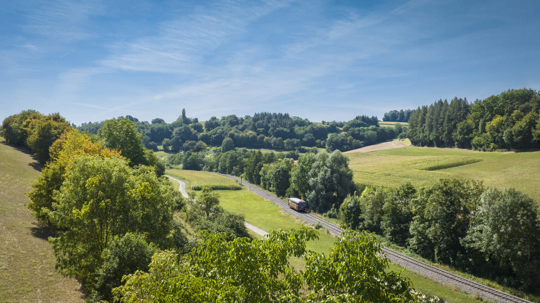 Blick in den Kraichgau mit der Krebsbachtalbahn