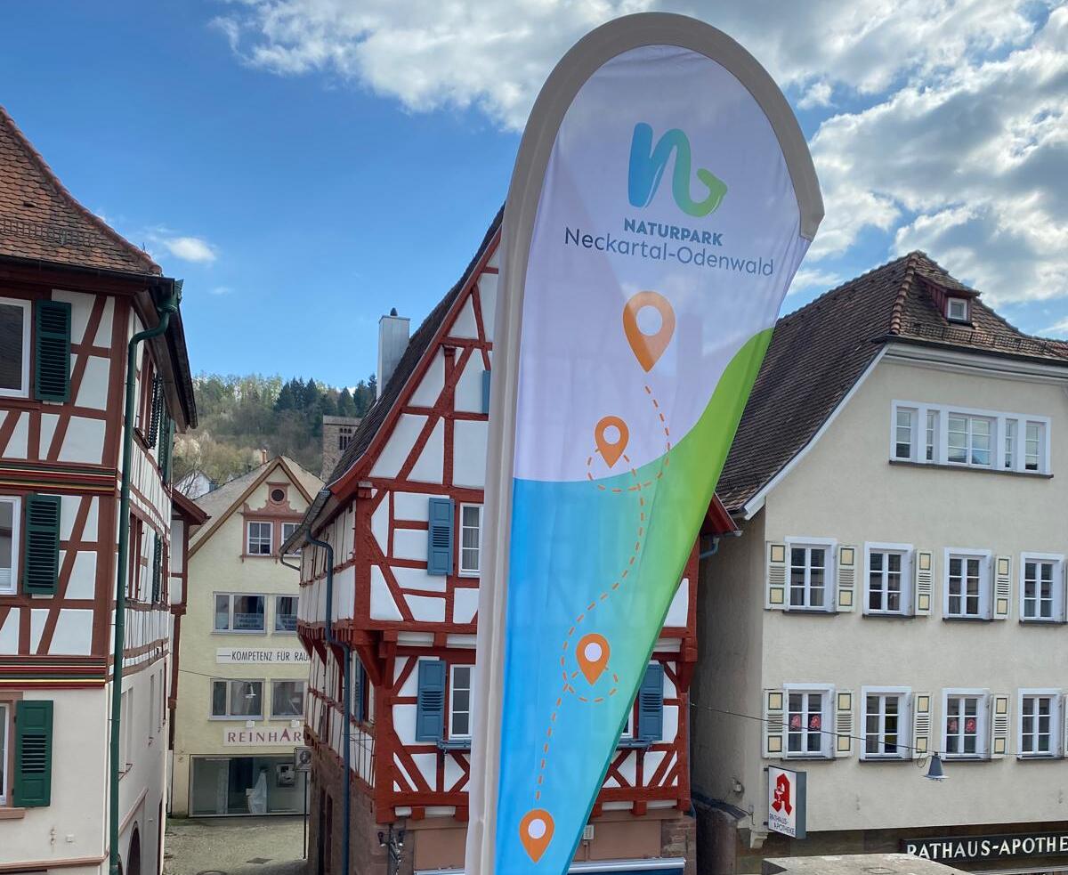 Naturpark-Rollup mit neuem Logo